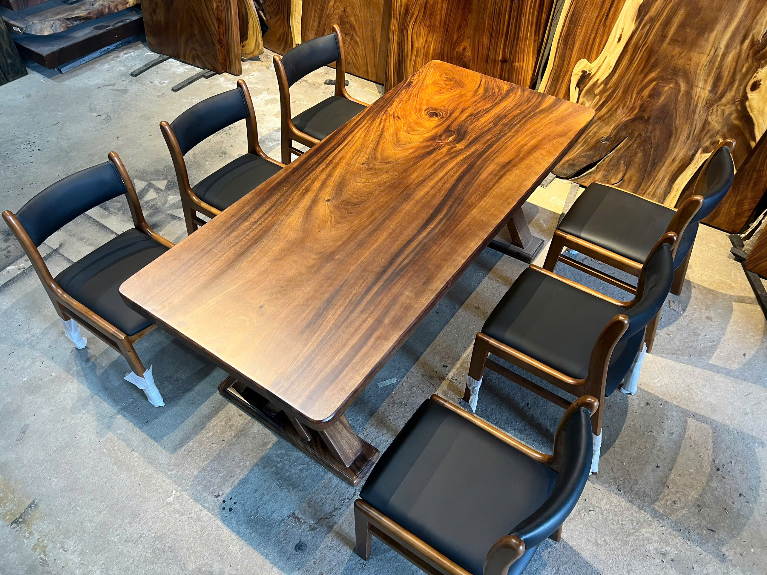 Mặt Bàn Me Tây Nguyên Khối Dài 1m8 - Vân Gỗ Tự Nhiên Sang Trọng